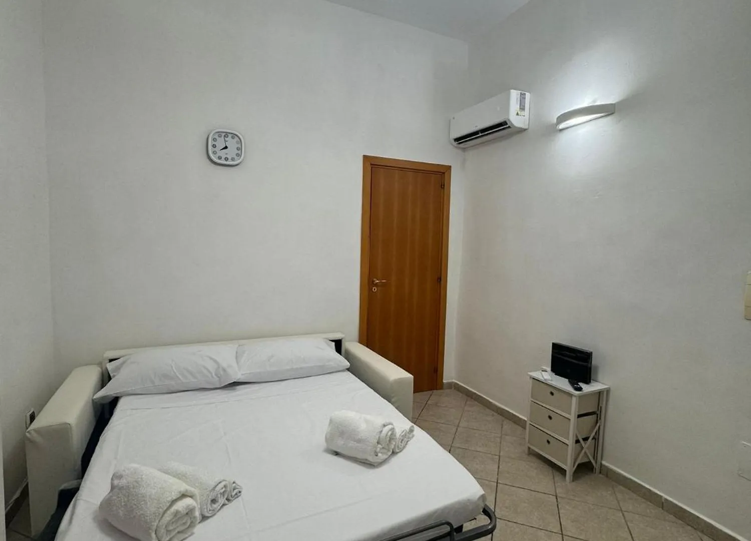 Vila House Of The Night Two Neapol